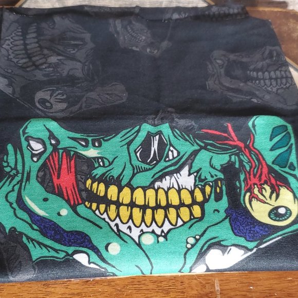 Unisex Green  Skull Face Tube Mask Neck GAITER Dust Shield Seamless Bandana - Picture 2 of 7
